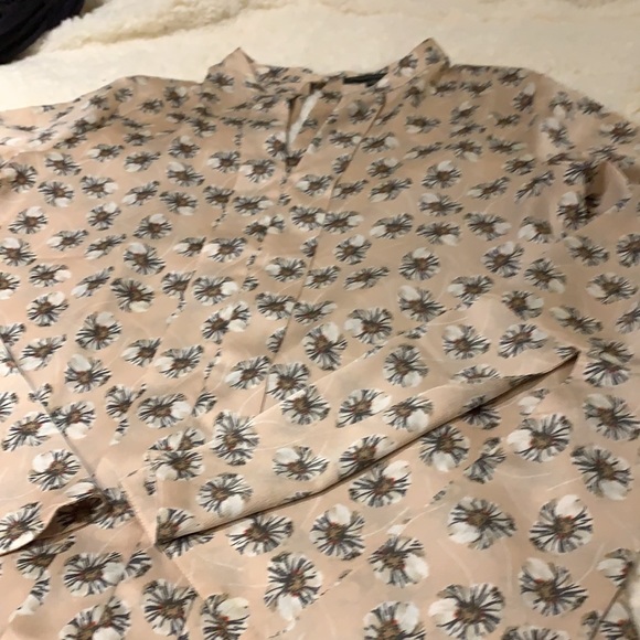 Banana Republic Floral Top size medium - Picture 2 of 6